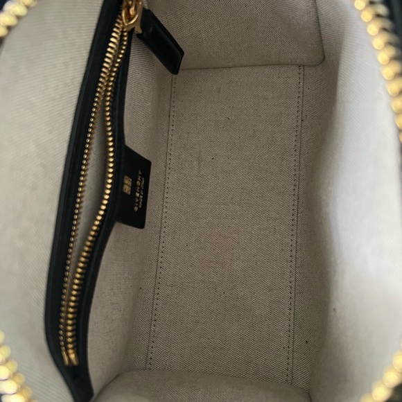 Givenchy Mini Antigona bag in grained Black Leather - Picture 9 of 9